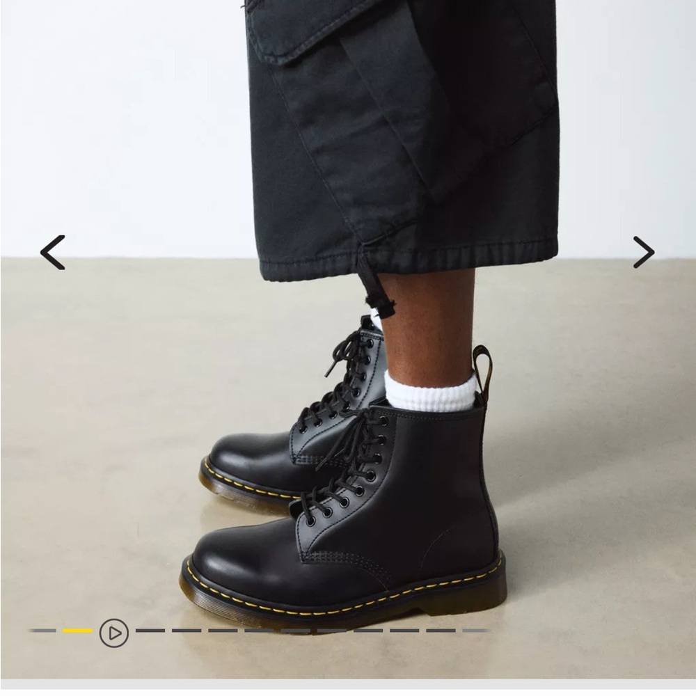 Dr. Martens 1460 Smooth Black Combat Boots Ladies size 7